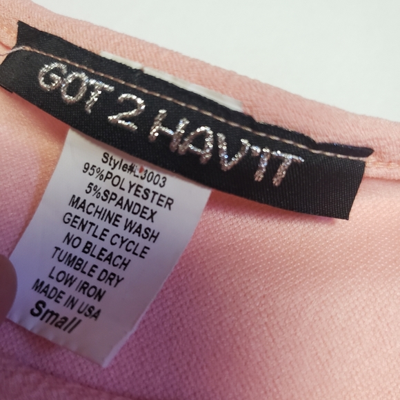 2/$15 Pink Crop Top Small Keyhole Detail - Picture 3 of 3